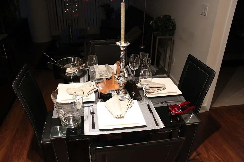 Luxury Condo - Heart Of Downtown Toronto