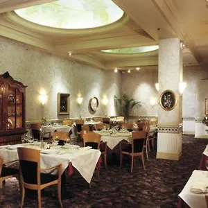 Sutton Place Hotel